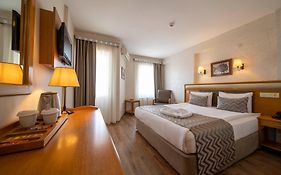 Canak Hotel